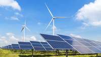 Erneuerbare Energien_Windräder_Solarpanels