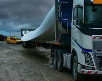 Windturbinenschaufel auf einem Lkw