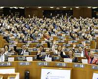 EPdU 2023: Abgeordnete winken in die Kamera