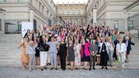Gruppenfoto Business Women vor der IHK in Potsdam