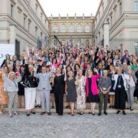 Gruppenfoto Business Women vor der IHK in Potsdam