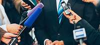 Journalisten fangen O-Ton ein 639117456