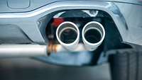 Auto-Auspuff ohne Qualm