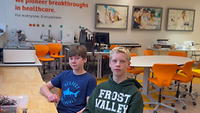 Zwei Schüler im Makerspace