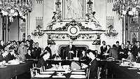 Robert Schuman 1950 bei den Verhandlungen zur Montanunion
