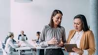 Business-Frauen im Gespräch