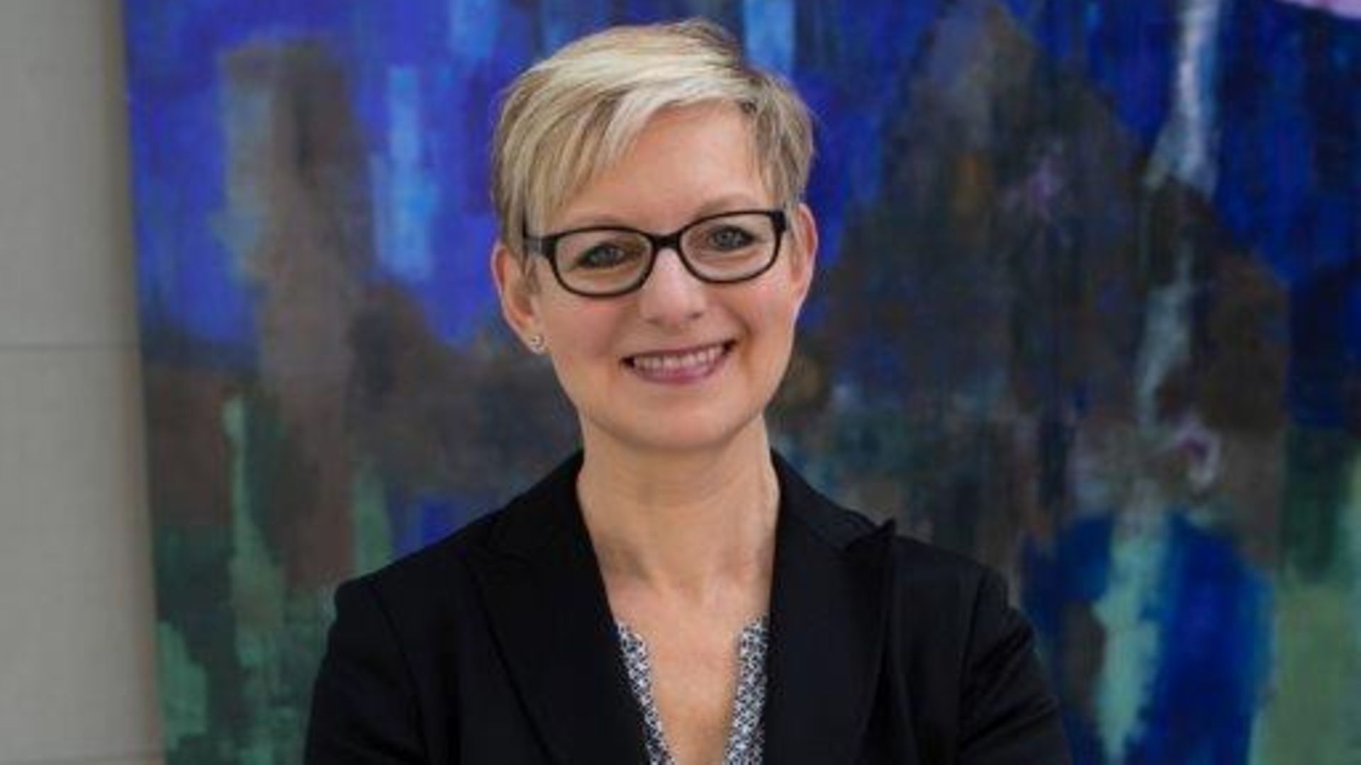 Porträtbild Regina Gabriel, Assistenz des Bereichsleiters Recht