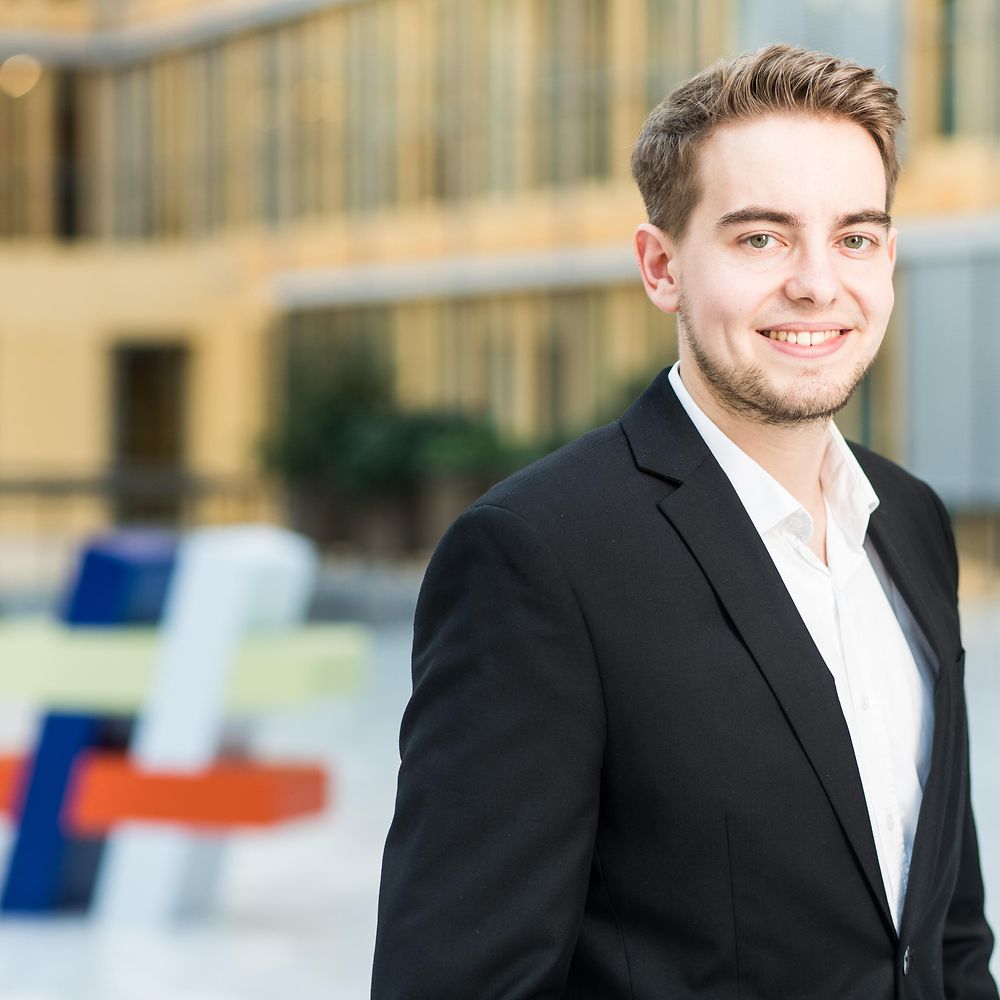 Porträtfoto Jonas Rohmkopf