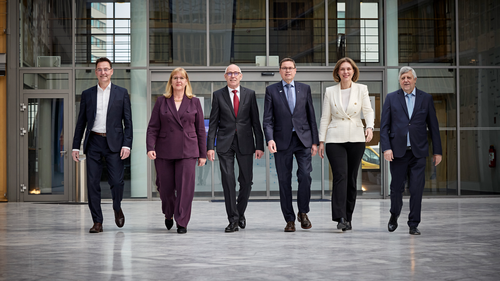 Gruppenbild gf Präsidium im Atrium