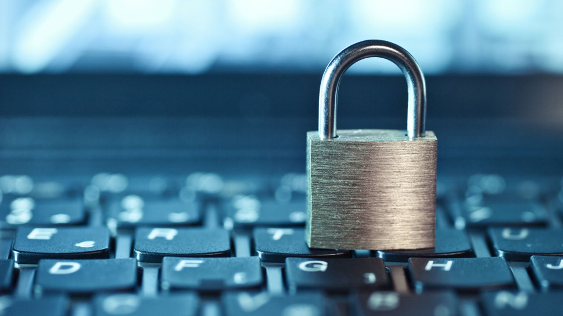 Vorhängeschloss auf Tastatur
