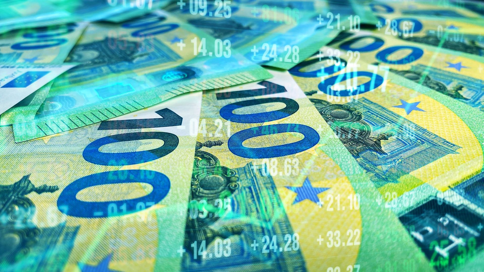 Mehrere 100-Euro-Scheine nebeneinander liegend