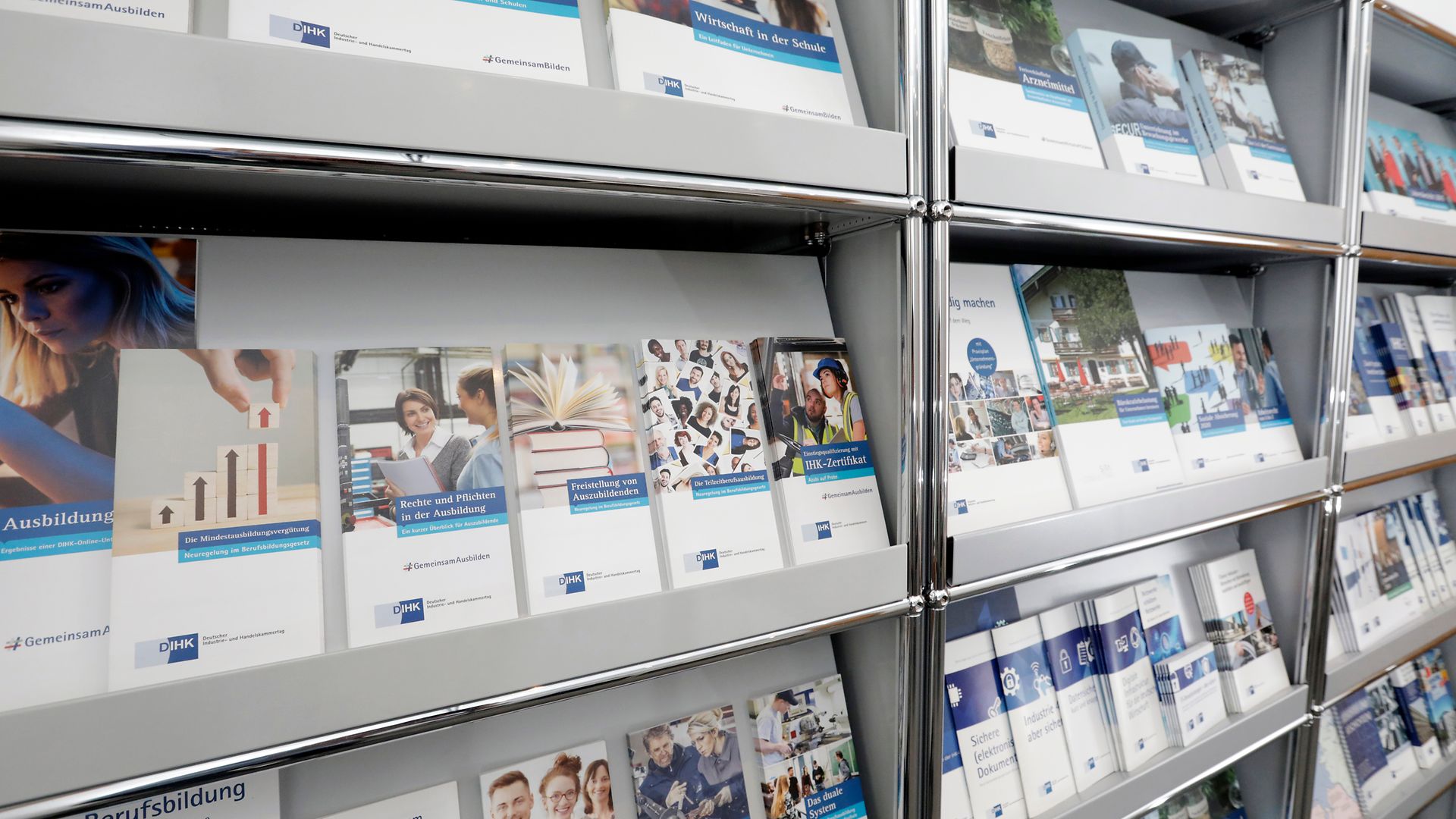 Broschüren des DIHK Verlags