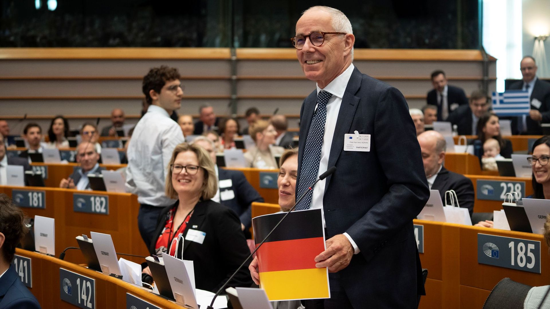 Freya Lemke, Helena Melnikov und Peter Adrian