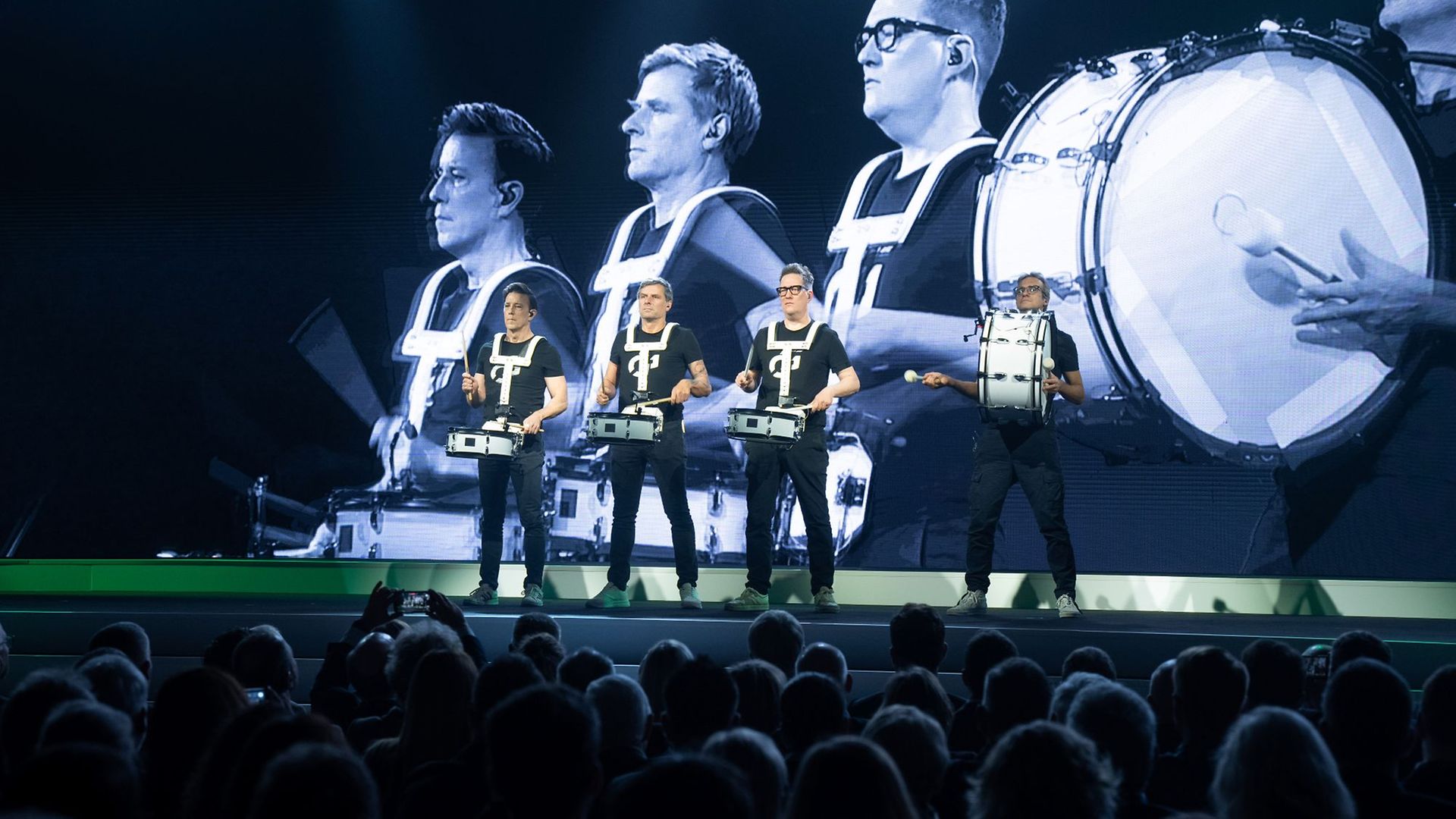 Trommler auf der Bühne