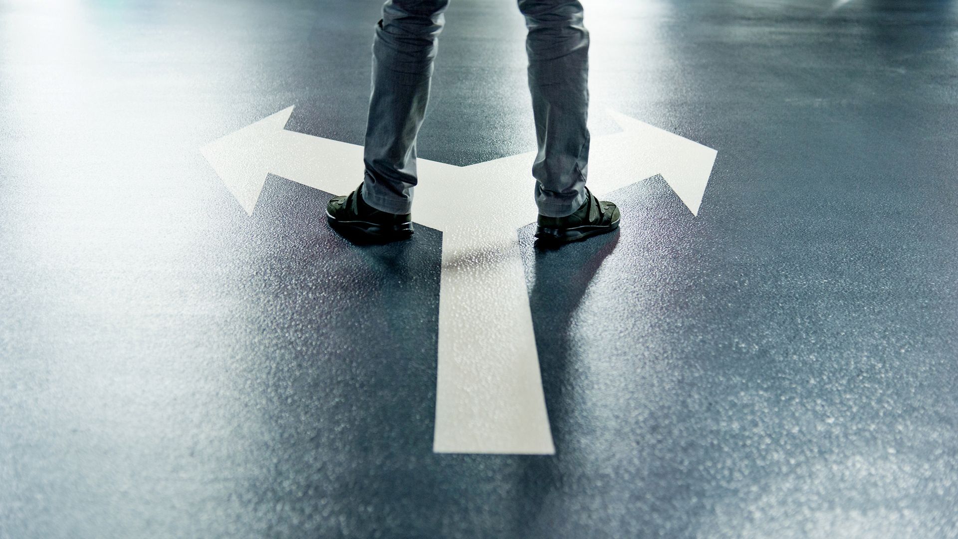 Wegscheide Richtungswechsel Pfeile