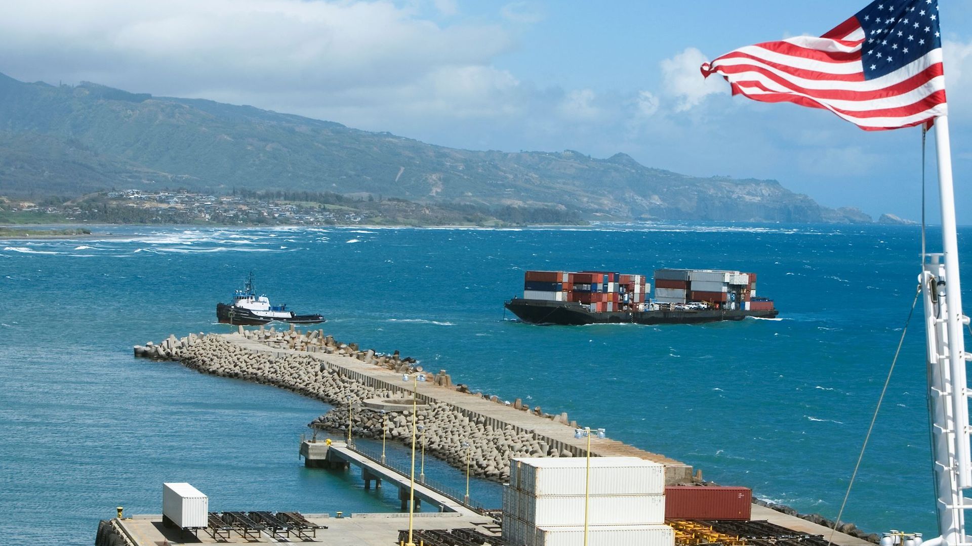US-Flagge an Hafen