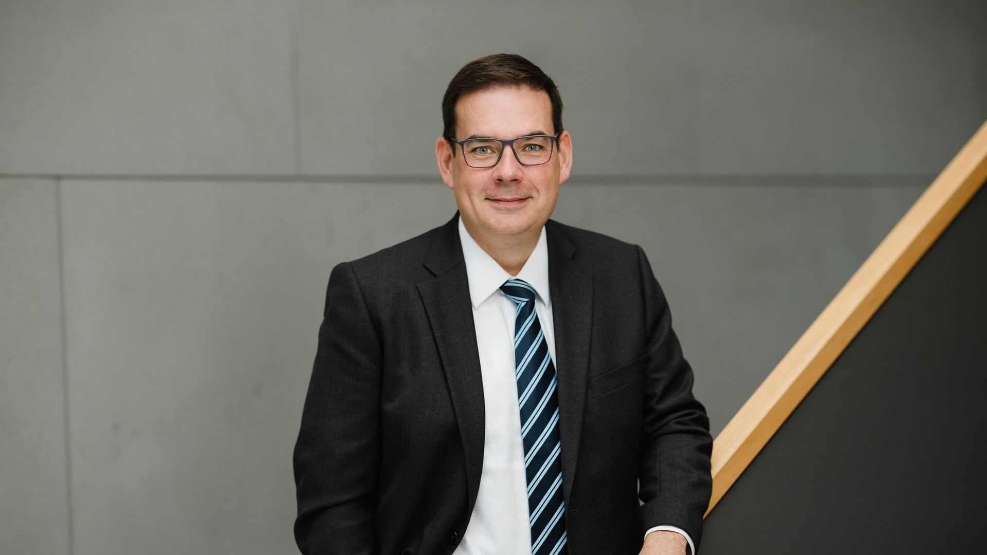 Porträtbild Dirk Binding, Bereichsleiter Dienstleistungen | Infrastruktur | Regionalpolitik