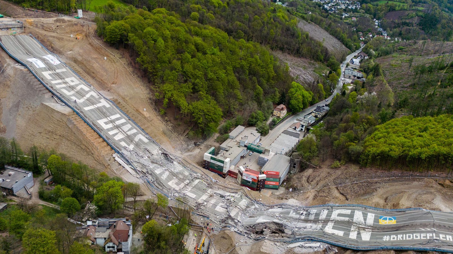 Rahmedetalbrücke gesprengt