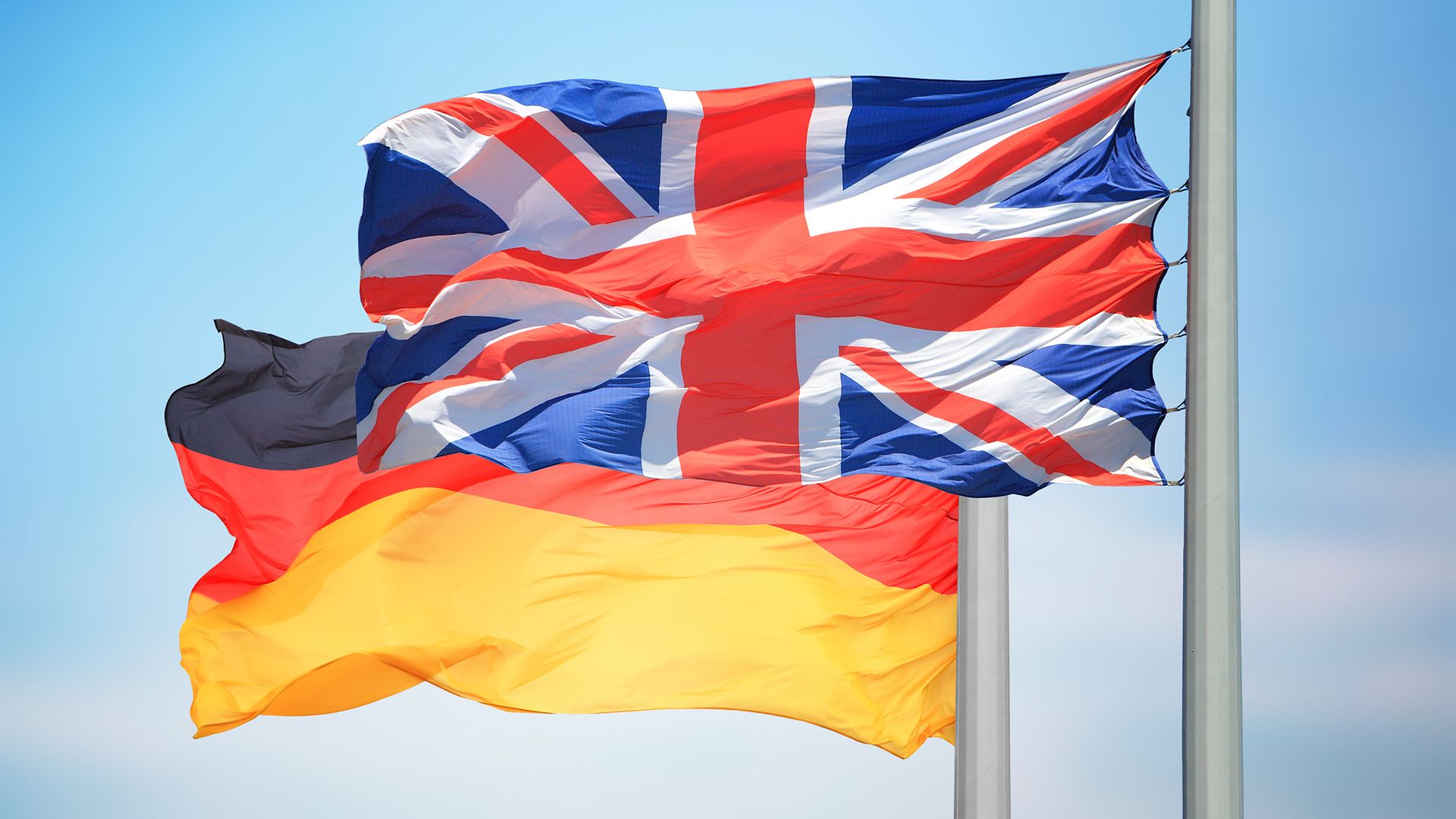 Die Flaggen von Deutschland und dem Vereinigten Königreich