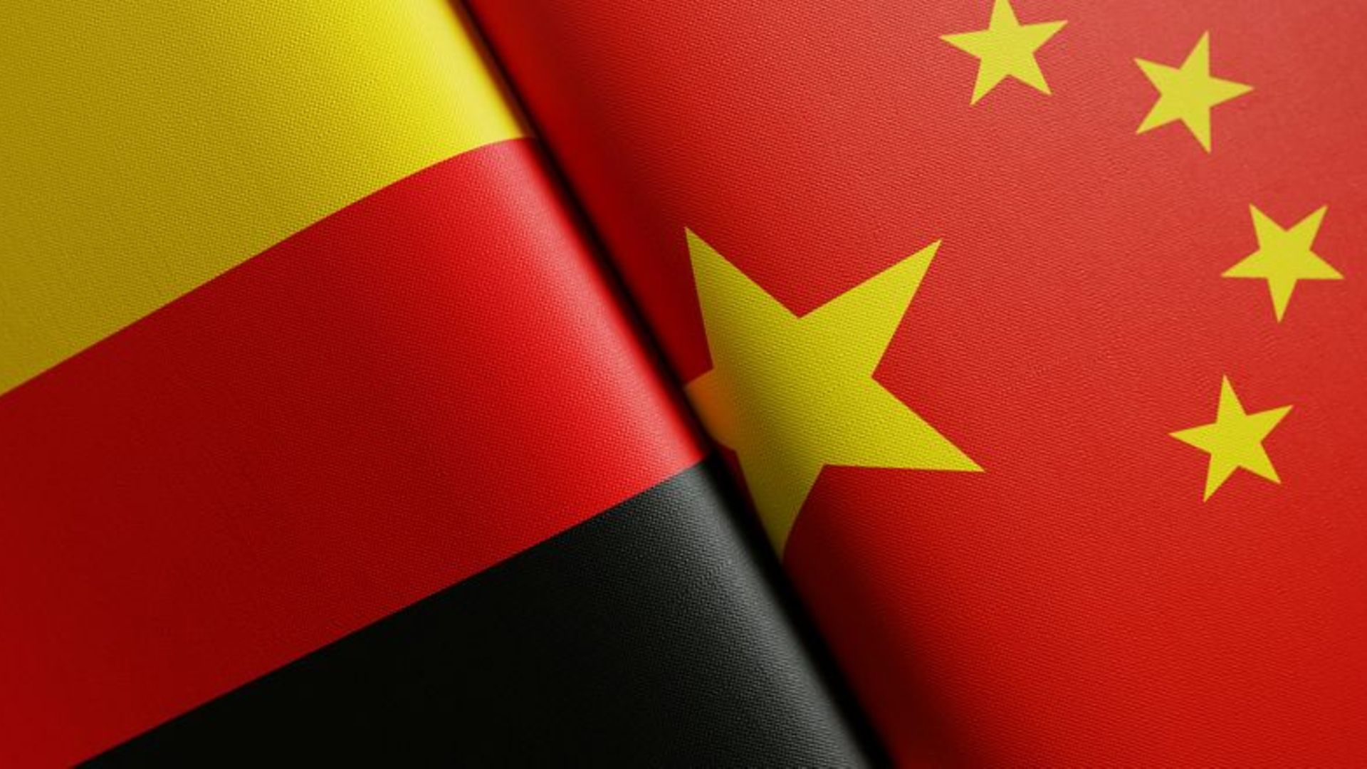 Flaggen von China und Deutschland