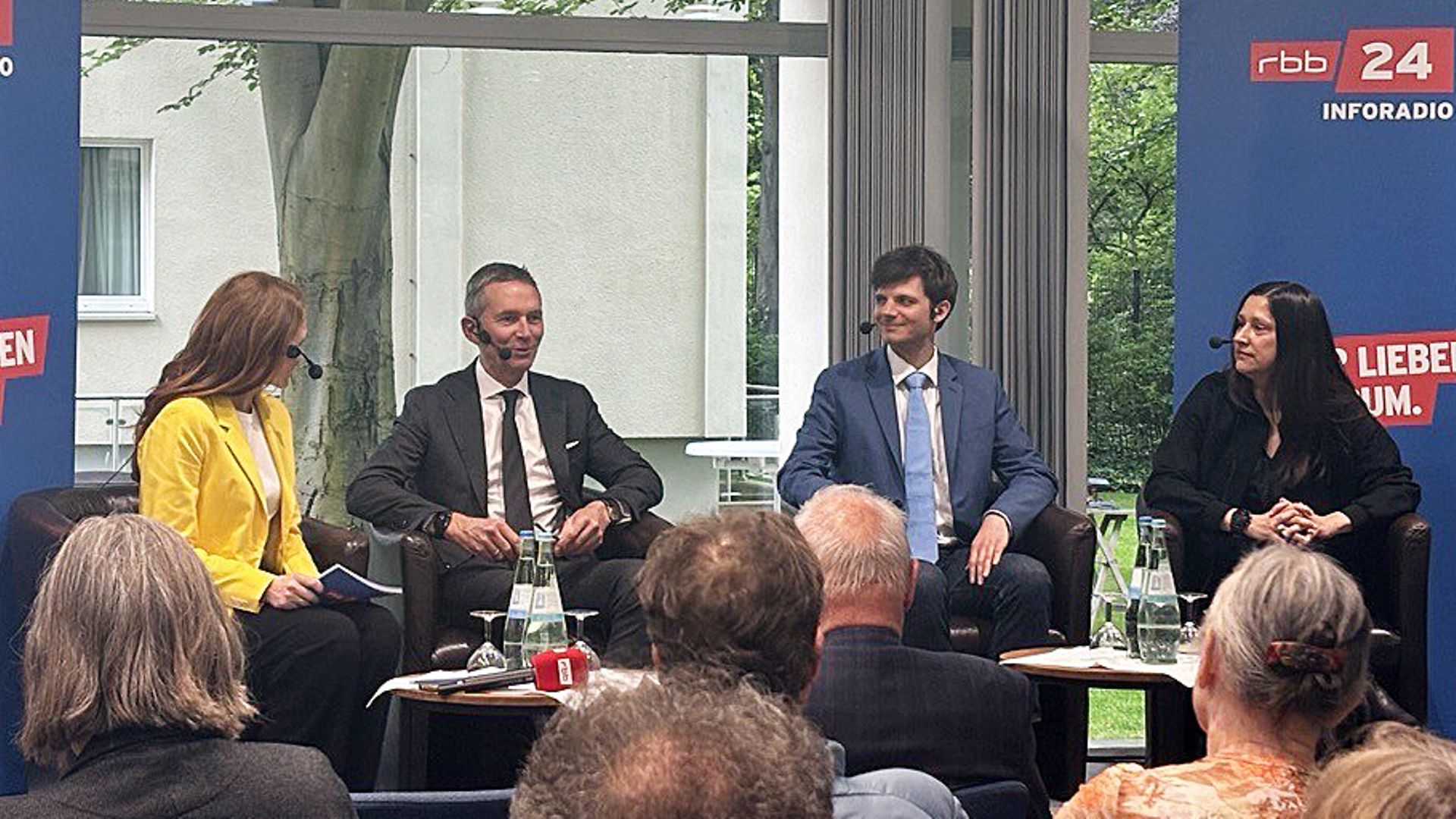 Klemens Kober (2.v.r.) beim rbb24 Inforadio