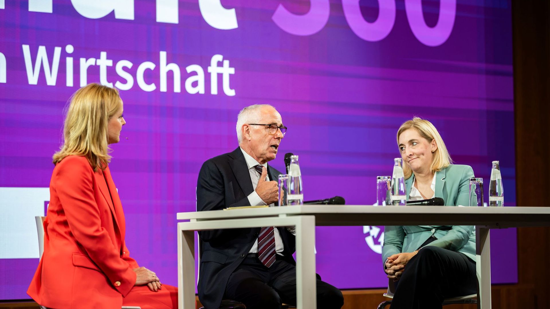 Parlamentarischer Abend 2026 Podium Peter Adrian