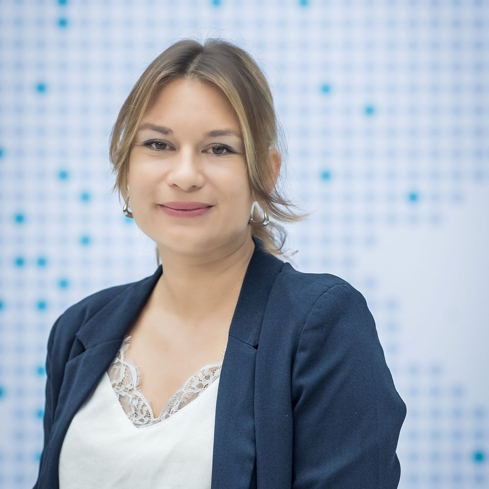 Nadine Soleil Komm