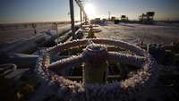Frostbedeckte Gas-Pipeline in Russland