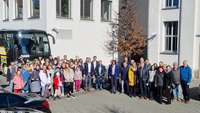 Gruppenbild von IHK Erfurt, Bildungszentrum, Unternehmen und ukrainischen Flüchtlingen