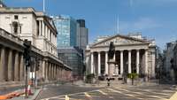 Finanzdistrikt London City: Blick auf Threadneedle Street und Cornhill 